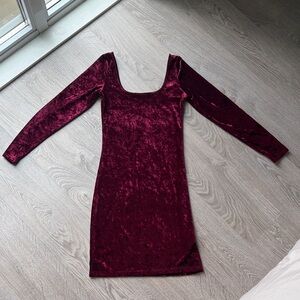 Elegant Long Sleeve Velvet Dress in Deep Red La Juliette Bodycon Mini